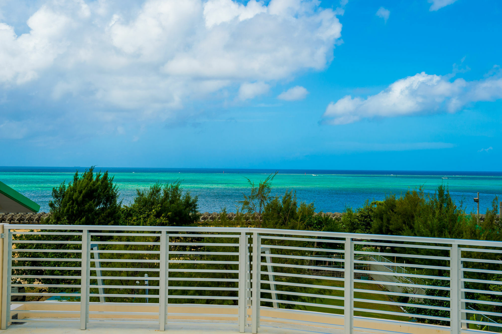 United Resort Ocean Front 恩納村 エクステリア 写真